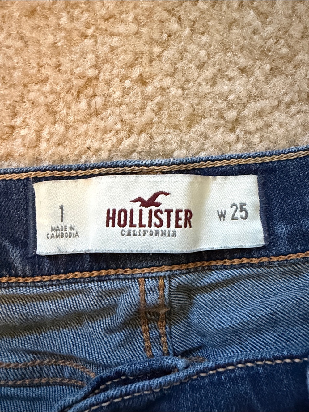 Hollister Women's Blue Distressed Denim Cutoff Shorts - Picture 4 of 6